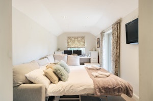 Surrey Calm image 14