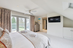 Surrey Calm image 13