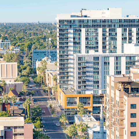 Explore the bustling area of Tempe and its surroundings