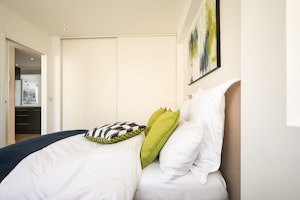 Waterfront Penthouse image 12