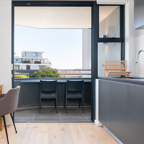 Eat breakfast on the balcony – watch Cape Town wake up below