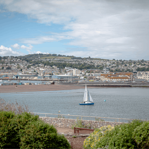 Hop in the car and drive to the town of Torquay in just over twenty-five minutes