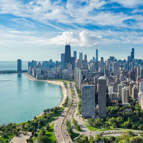 Explore the best of the Chicago from your location in River North