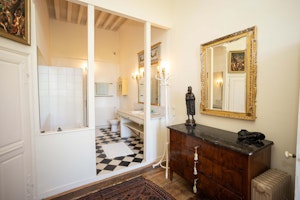 The Old Manor image 6