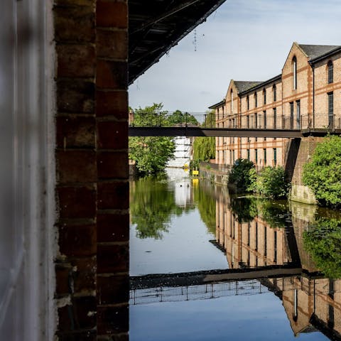 Enjoy the serenity of waterside living, right on the River Foss