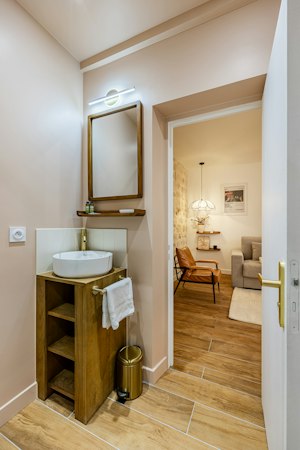 Montmartre Delight image 3