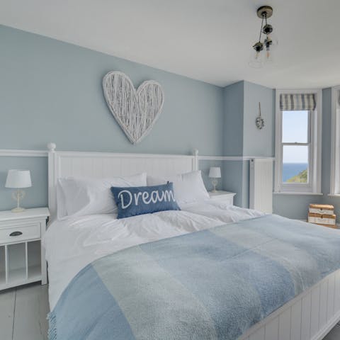Fall back into the supremely comfortable beds that make early nights ever so tempting