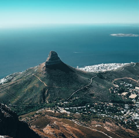 Drive up to the vantage point of Signal Hill, around 6km away