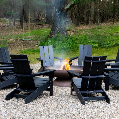 Take in the starry Hudson Valley sky from the fire pit