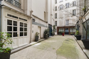 Parisian Pop image 8
