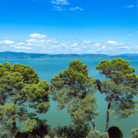 Drive over to the banks of Lake Trasimeno and go for a refreshing dip
