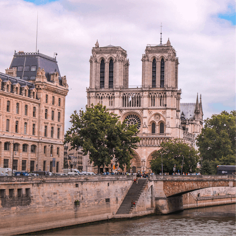 Make the twenty-minute stroll to Notre Dame