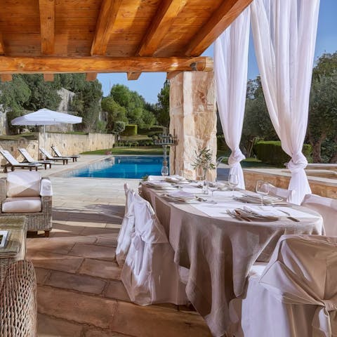 Dine alfresco poolside