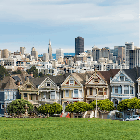 Discover San Francisco's famous sights, a twenty-minute drive from your door