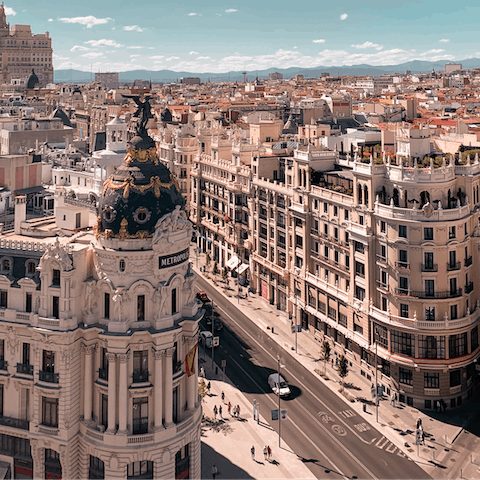 Enjoy the prime location with the iconic Gran Via a five-minute walk away 