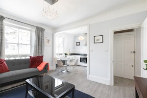Townhouse Chic image 9