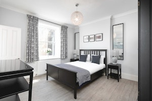 Townhouse Chic image 7