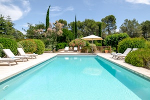 Alpilles Outlook image 1