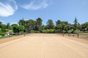 Alpilles Outlook image 9