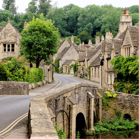 Soak up the beauty of the Cotswolds –⁠ starting in Chipping Norton (twelve-minute drive)