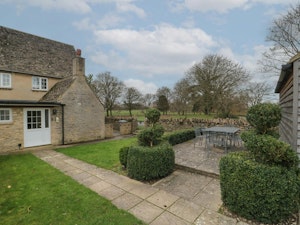 Cotswolds Cosy image 11