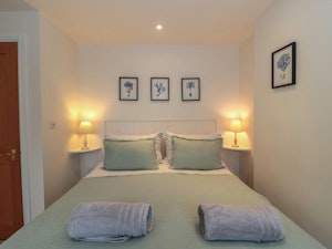 Cotswolds Cosy image 9