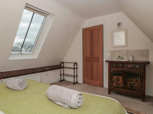 Cotswolds Cosy image 8
