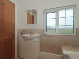 Cotswolds Cosy image 7