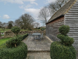 Cotswolds Cosy image 2
