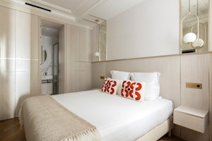 The Parisian Midcentury image 10