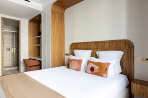 The Parisian Midcentury image 2