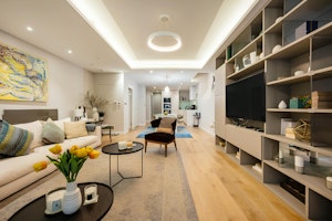 London Town image 15