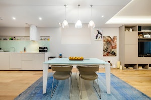 London Town image 10