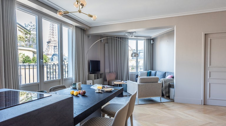 Top 20 Paris Vacation Rentals Overlooking The Eiffel Tower Gold N Marble 390 Eiffel Tower