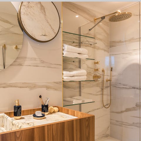 The marble and gold luxe bathroom
