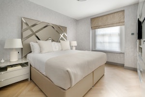 Belgravia Abode image 11