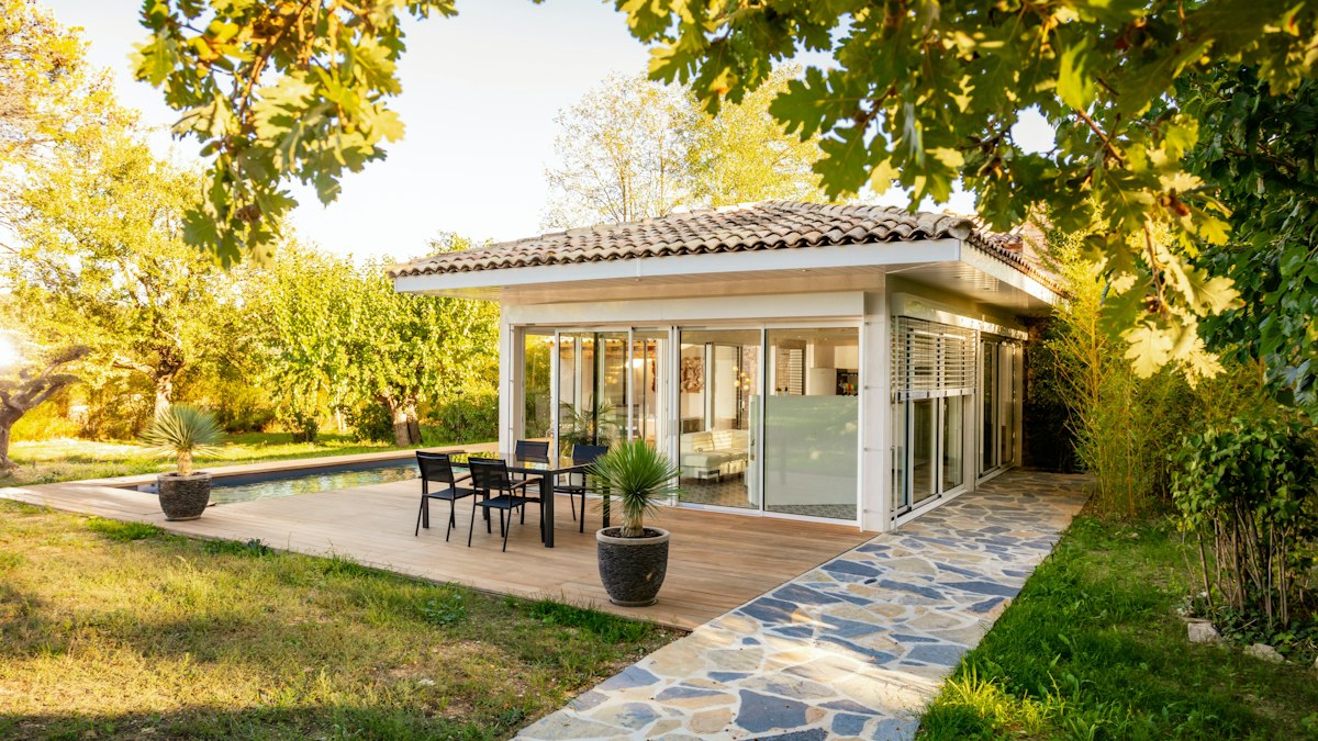 Private Heaven, Occitania