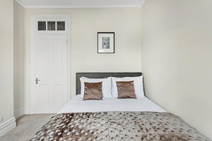 Fulham Retreat image 8