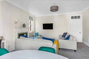 Fulham Retreat image 4