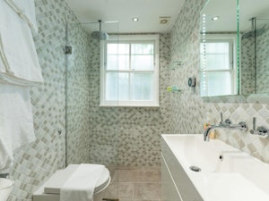 Ladbroke Life image 8