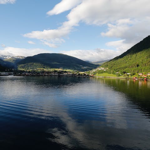 Go fishing or boating out on the gorgeous Vågavågen Bay right outside your doorstep