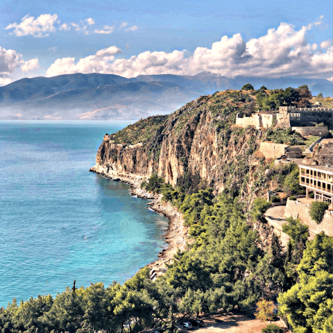 Stay on the Peloponnese peninsula, just four kilometres away from Kelogria Beach 