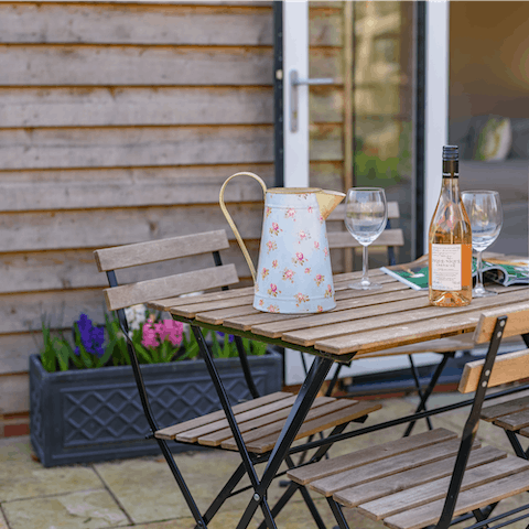 Relax in the fresh Wiltshire country air on the garden patio 