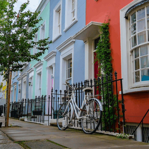 Explore the quaint streets of Notting Hill and find colourful historic houses