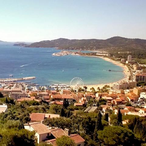 Stay just a ten-minute walk from Saint-Clair Beach and the centre of Le Lavandou