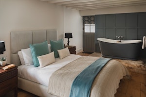 Jurassic Coast Manor image 11