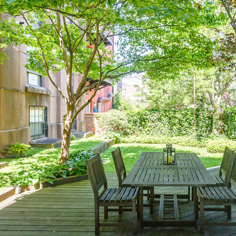 Huge patio and back garden