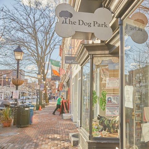 Stroll along King Street and sample the quaint boutiques that line the thoroughfare