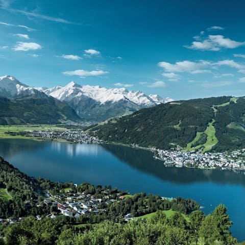 Stay in Piesendorf with an abundance of mountain activities just metres away