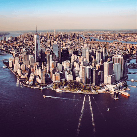 Explore the iconic island of Manhattan and find skyscrapers and sightseeing spots